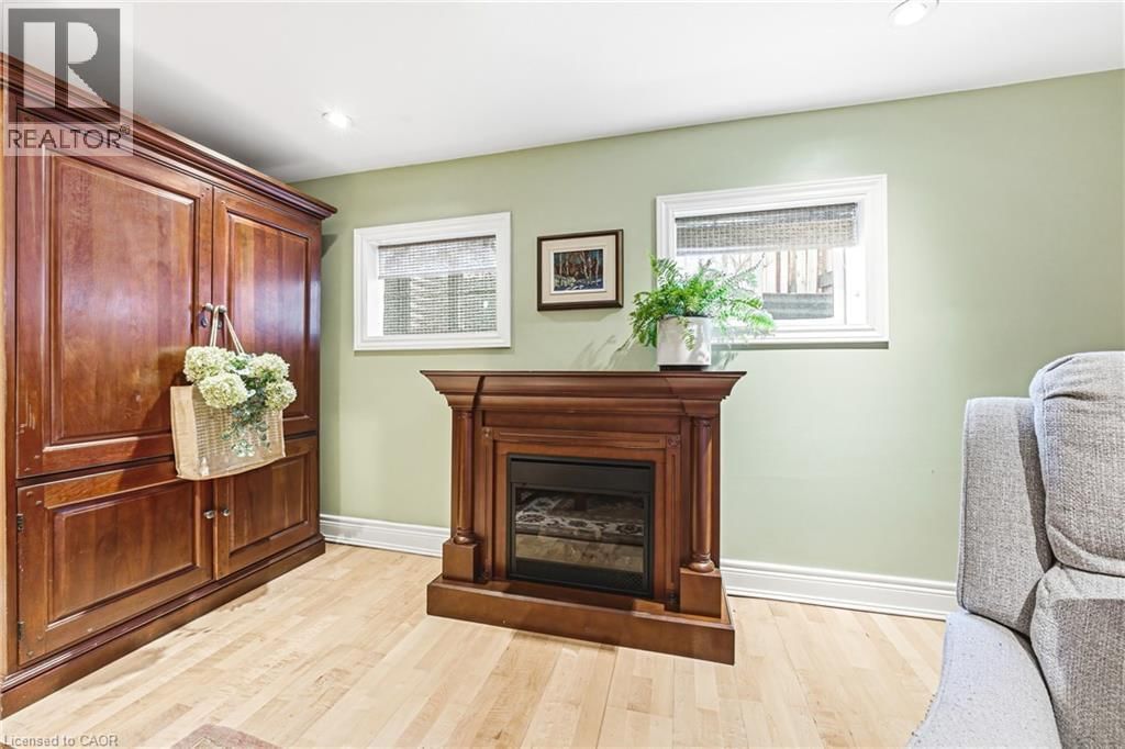 668 CHESTNUT PLACE Image 24