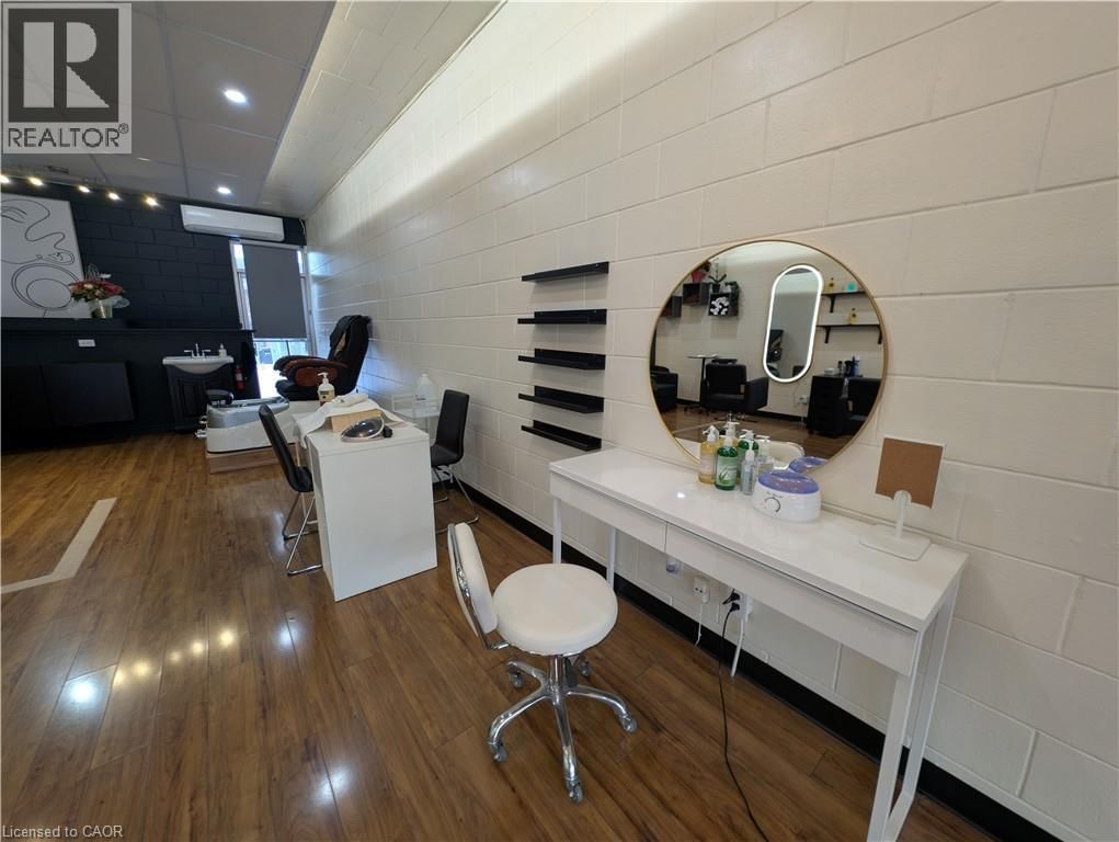 2 - 33 ELM STREET Image 10