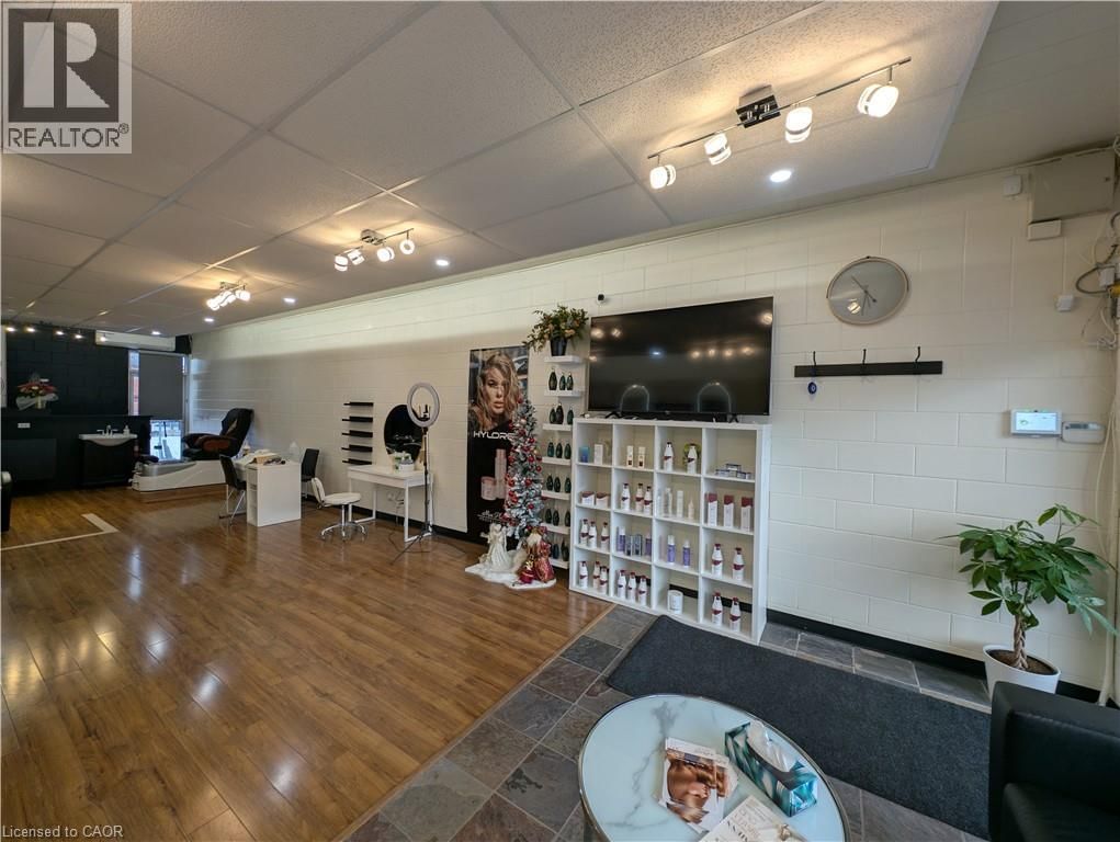 2 - 33 ELM STREET Image 11