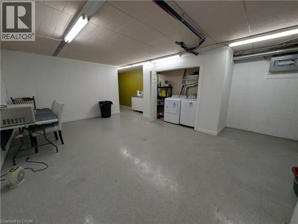 2 - 33 ELM STREET Image 15