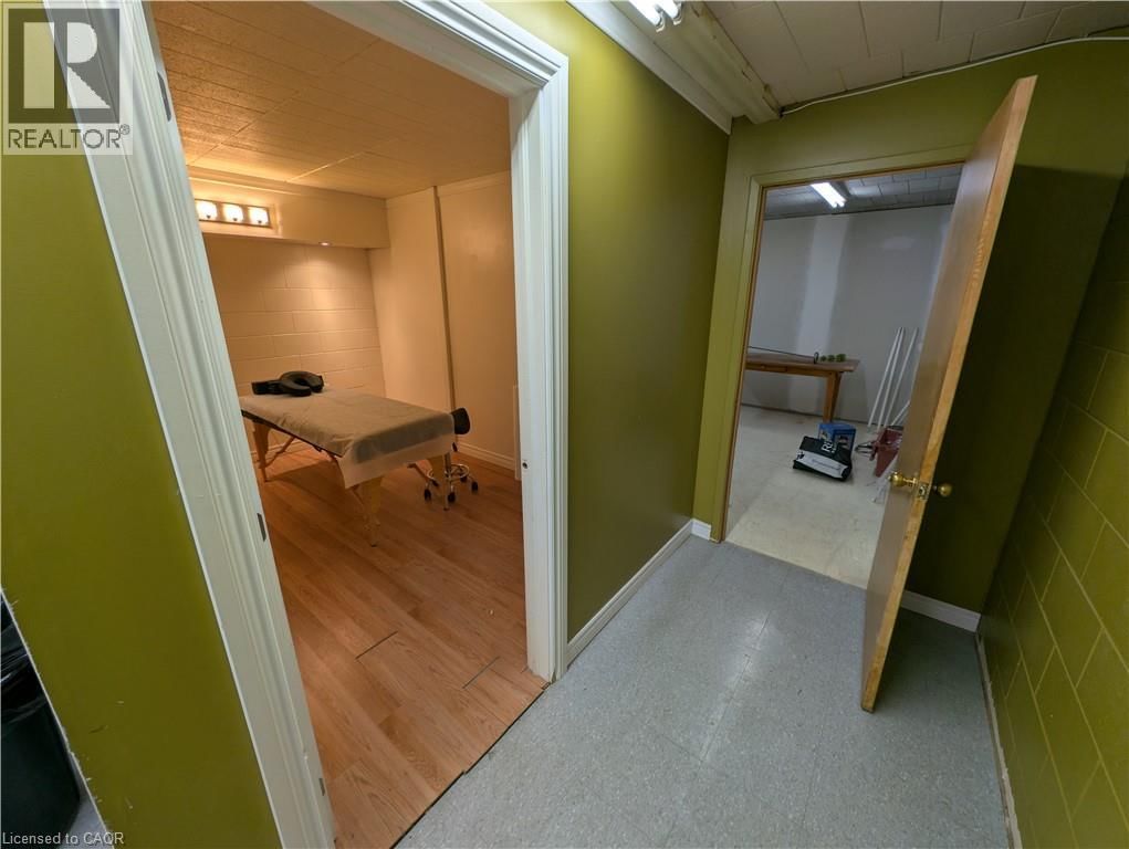 2 - 33 ELM STREET Image 17