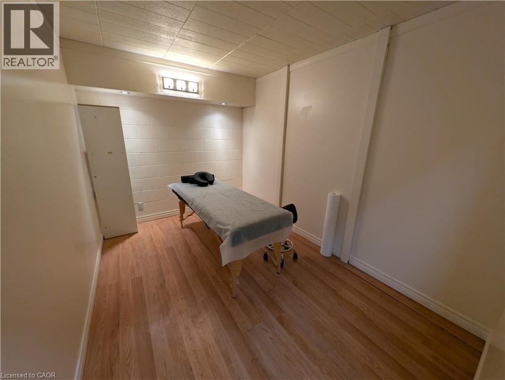 2 - 33 ELM STREET Image 18