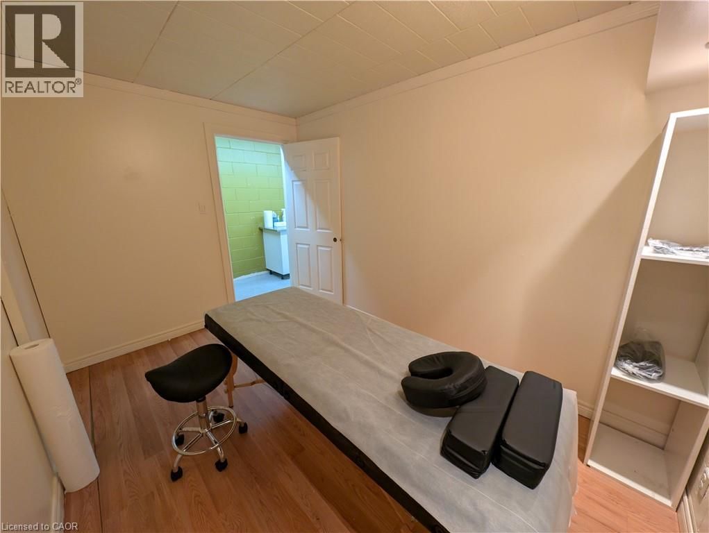 2 - 33 ELM STREET Image 19