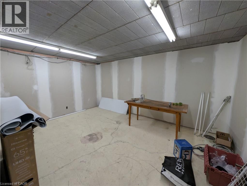 2 - 33 ELM STREET Image 20