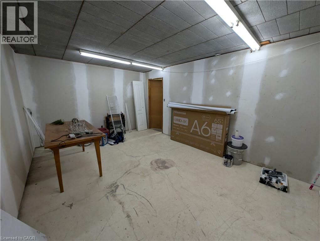 2 - 33 ELM STREET Image 21