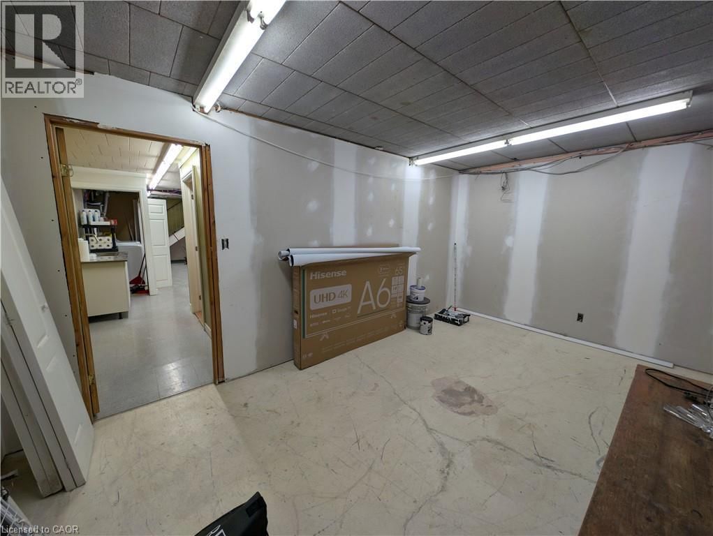 2 - 33 ELM STREET Image 22