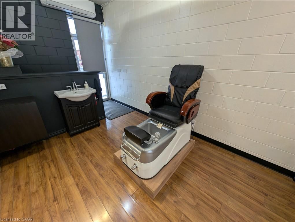 2 - 33 ELM STREET Image 7