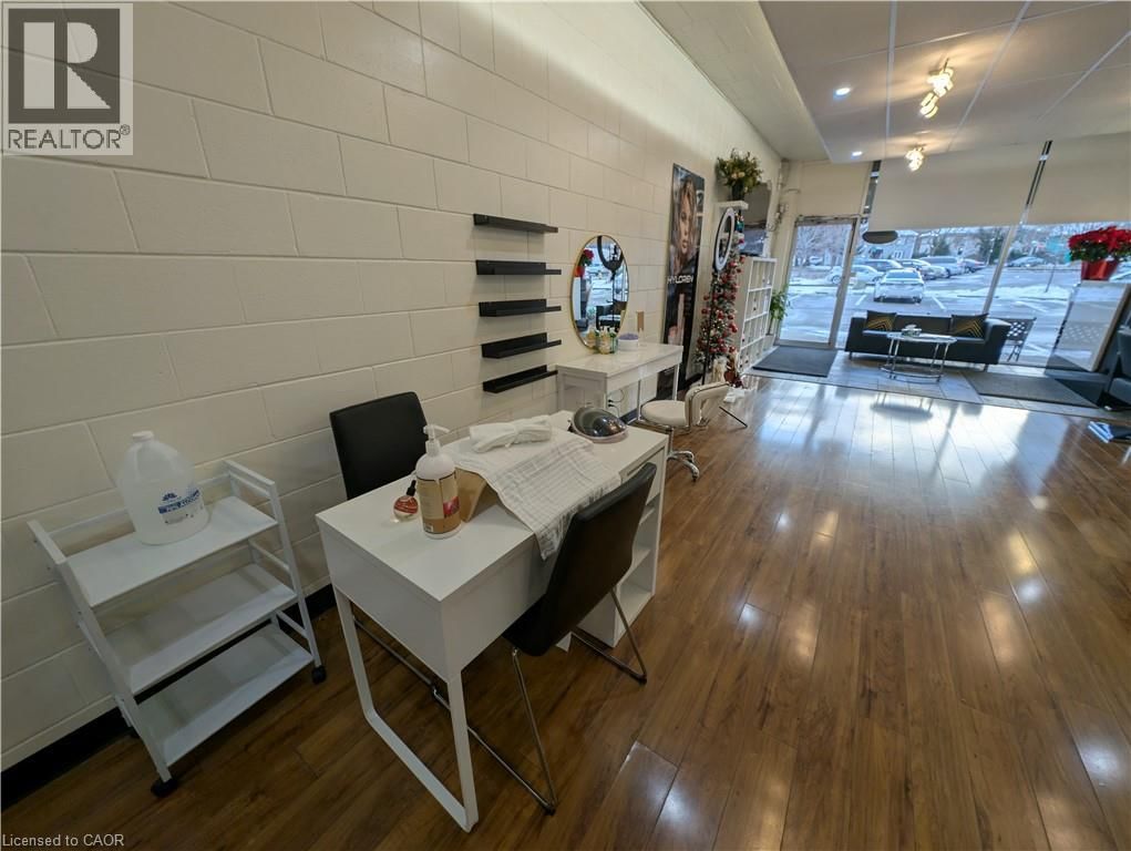 2 - 33 ELM STREET Image 8