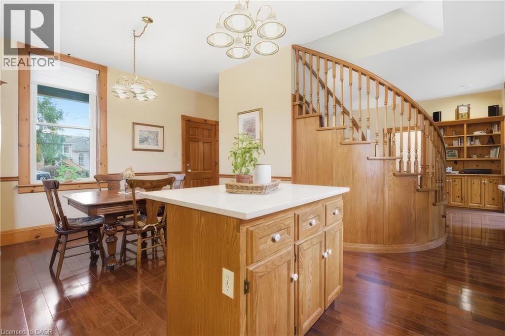 24 QUEENSWAY DRIVE Image 6