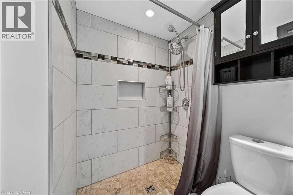 211 BIRCHCLIFFE CRESCENT Image 35