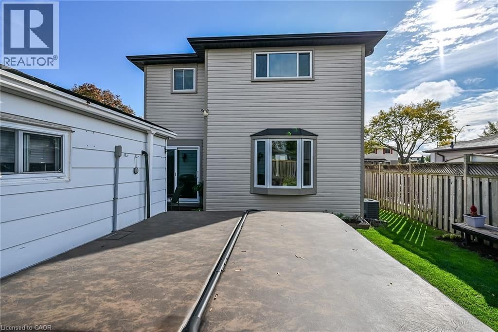 211 BIRCHCLIFFE CRESCENT Image 49