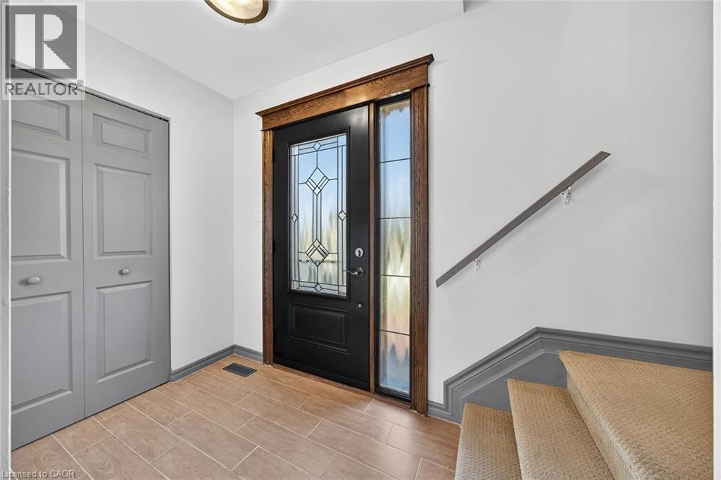 211 BIRCHCLIFFE CRESCENT Image 5