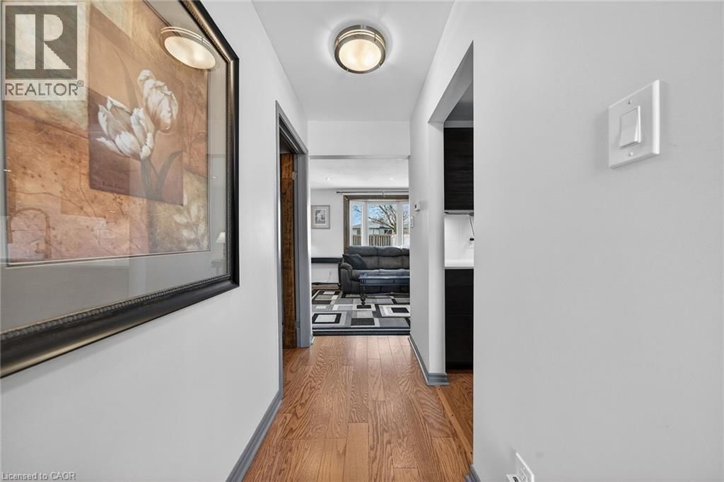 211 BIRCHCLIFFE CRESCENT Image 7