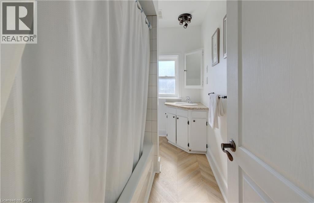 350 VICTORIA STREET SOUTH Image 12