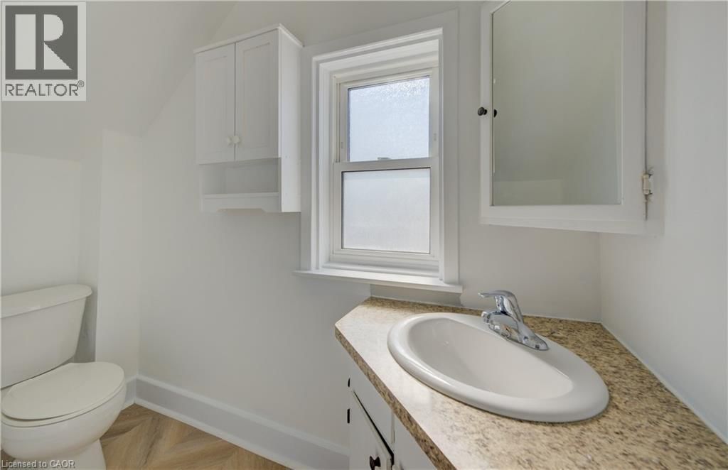 350 VICTORIA STREET SOUTH Image 13