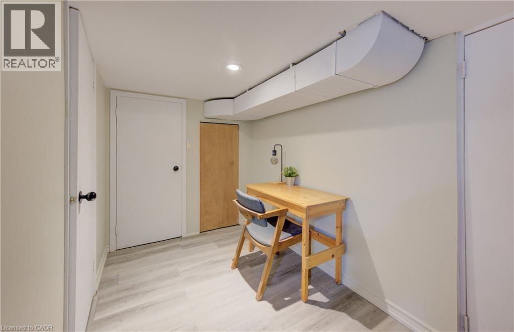 350 VICTORIA STREET SOUTH Image 15