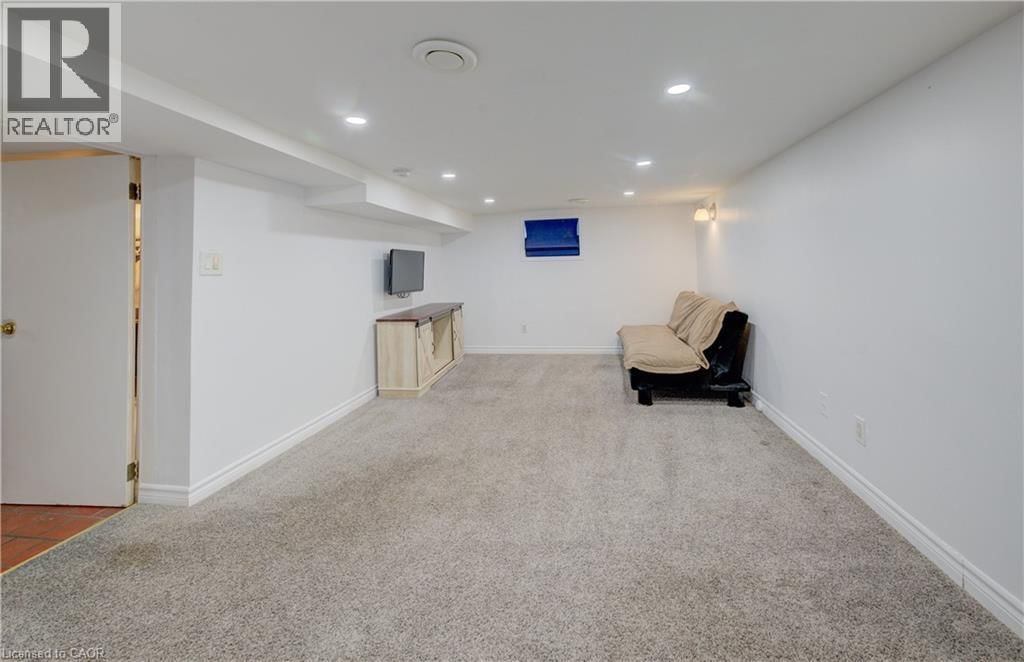 350 VICTORIA STREET SOUTH Image 17