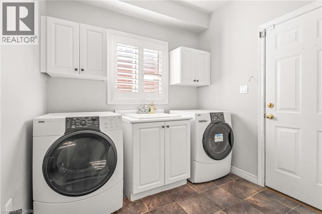 12 BUMAN COURT Image 15