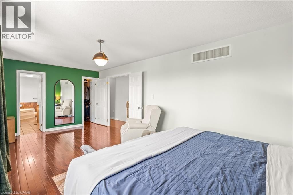 12 BUMAN COURT Image 19