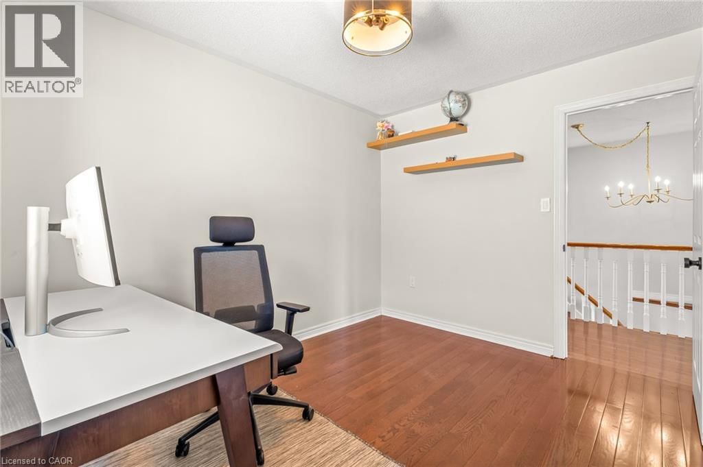 12 BUMAN COURT Image 28