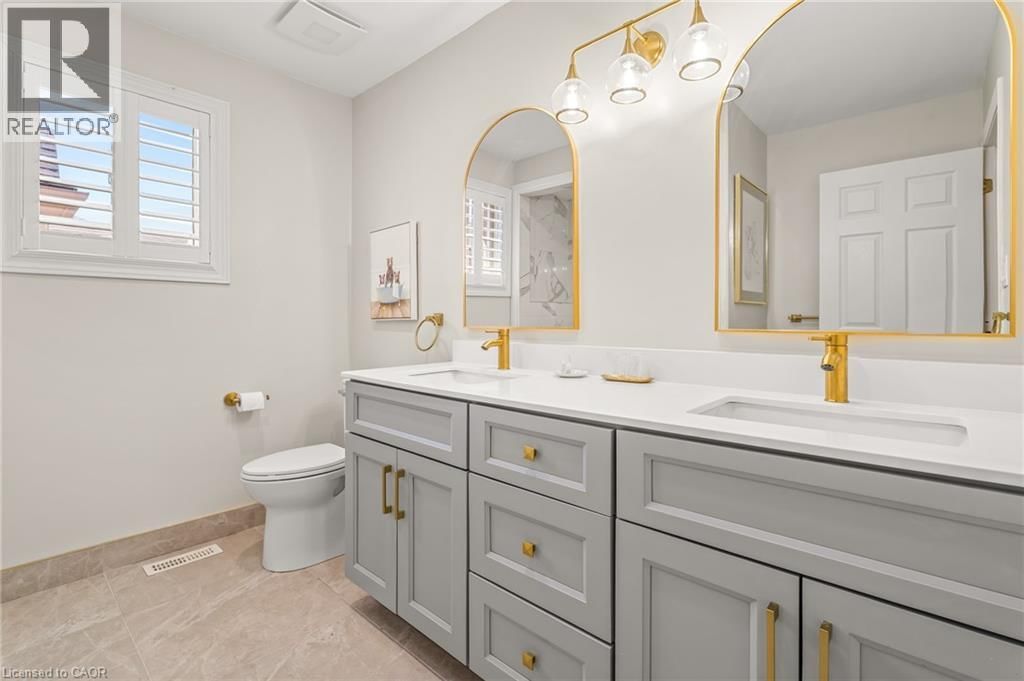 12 BUMAN COURT Image 29