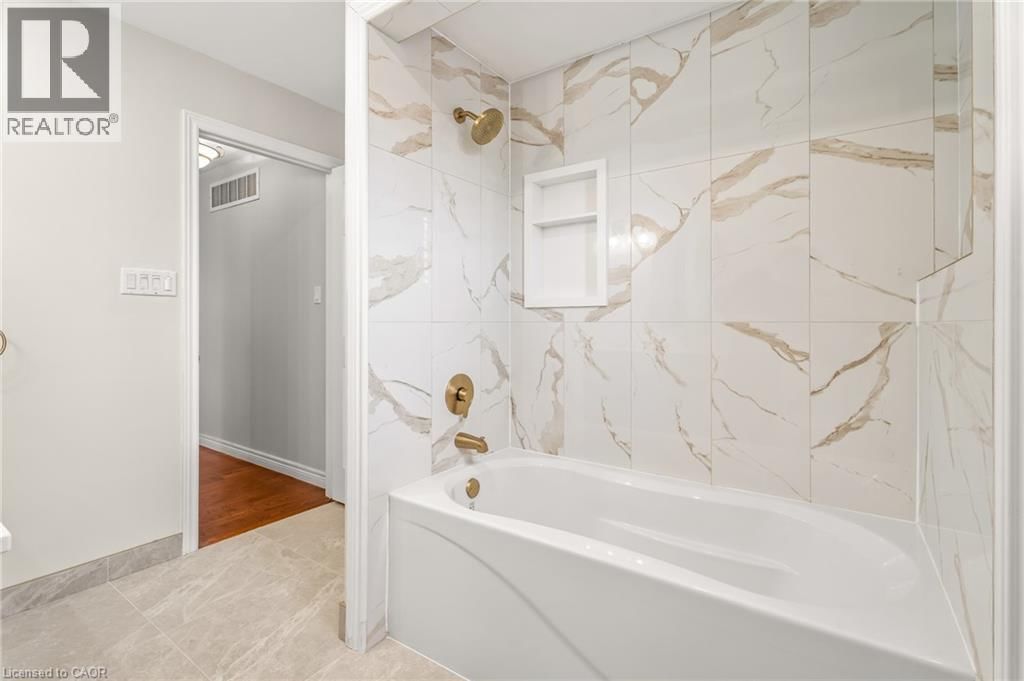 12 BUMAN COURT Image 30