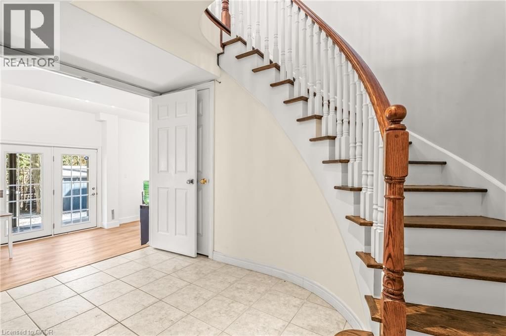 12 BUMAN COURT Image 31