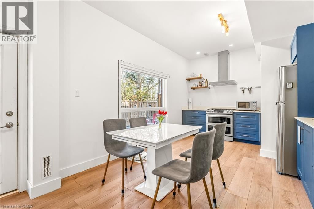 12 BUMAN COURT Image 33