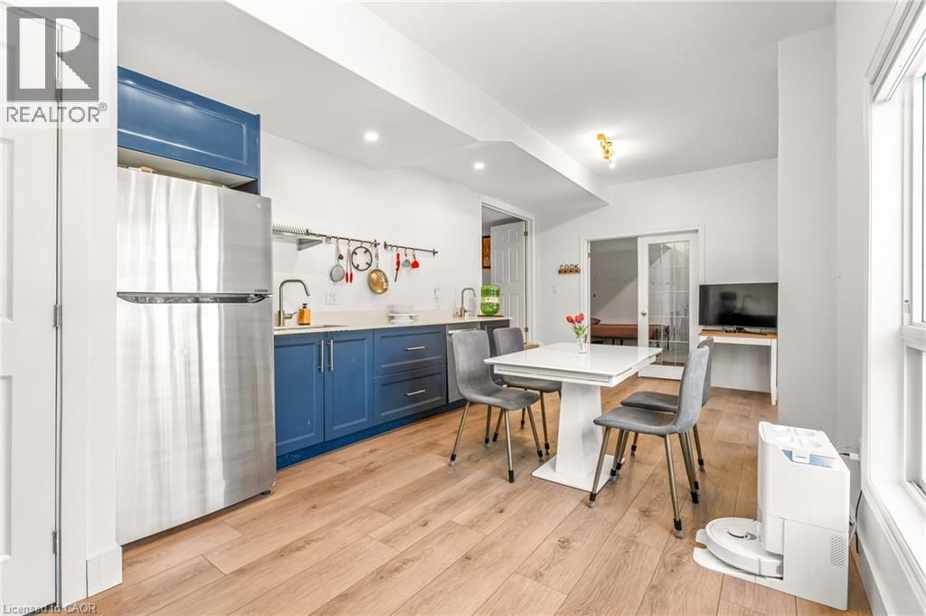 12 BUMAN COURT Image 35