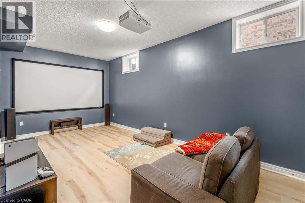 12 BUMAN COURT Image 37