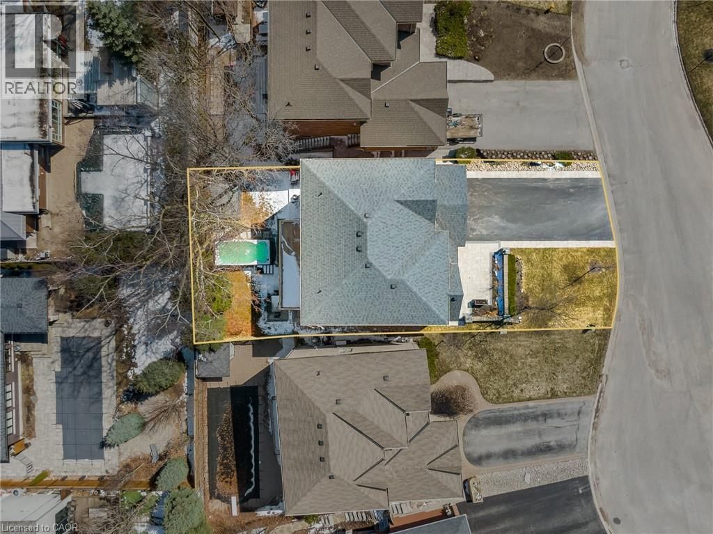 12 BUMAN COURT Image 47