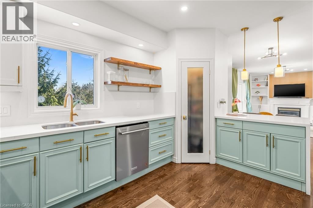 12 BUMAN COURT Image 7