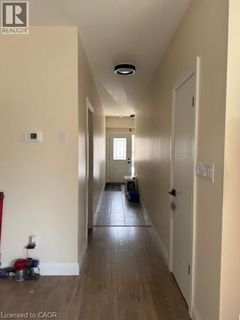 A - 111 WALTER STREET Image 4