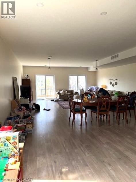 A - 111 WALTER STREET Image 8