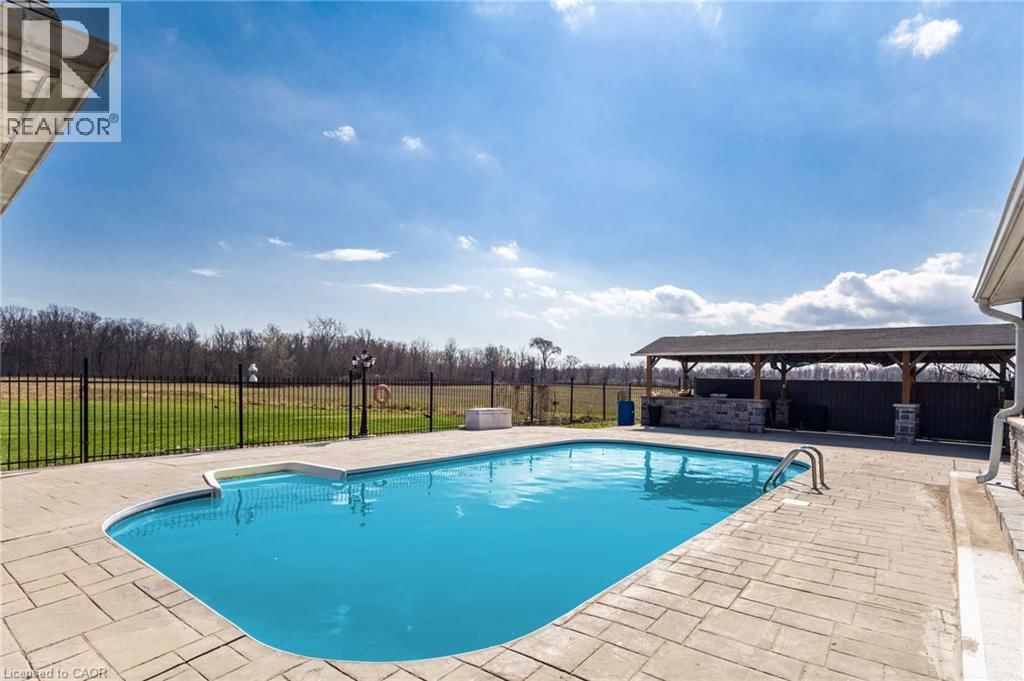 6816 REGIONAL ROAD 65 Image 19