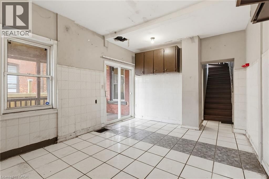 249 WENTWORTH STREET NORTH Image 14