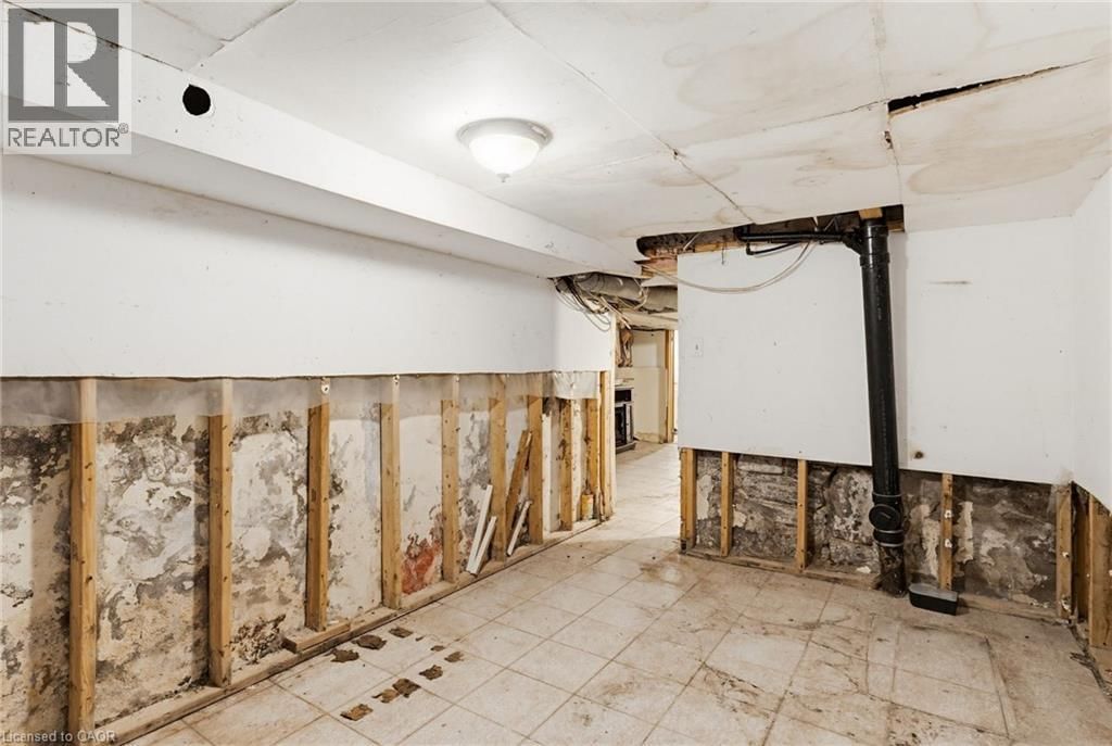 249 WENTWORTH STREET NORTH Image 24