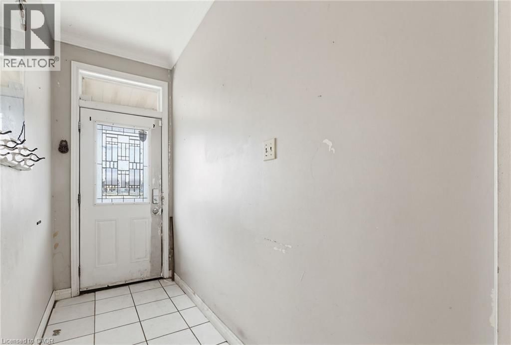 249 WENTWORTH STREET NORTH Image 3