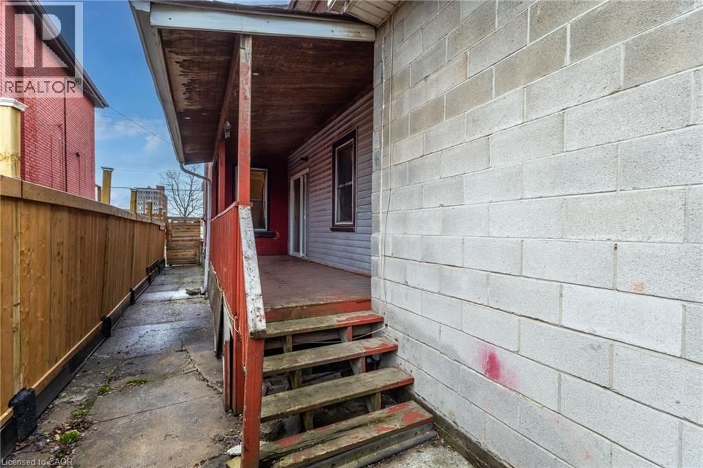 249 WENTWORTH STREET NORTH Image 35