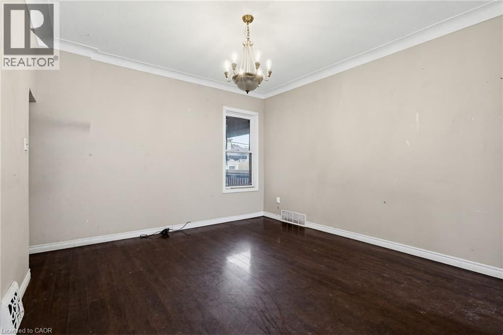 249 WENTWORTH STREET NORTH Image 6