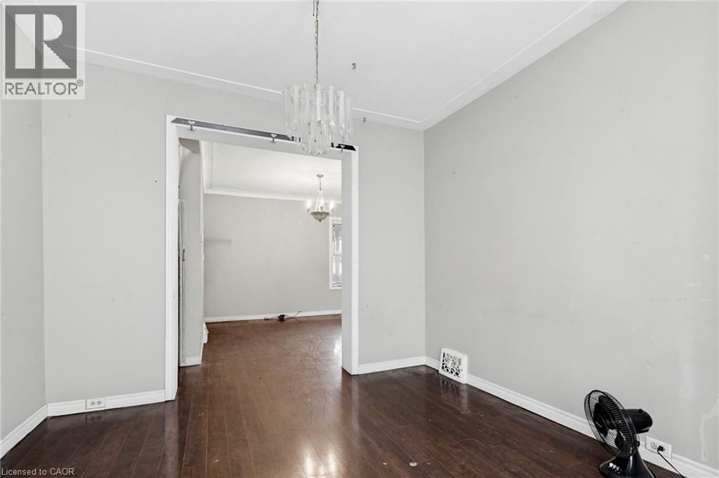 249 WENTWORTH STREET NORTH Image 8