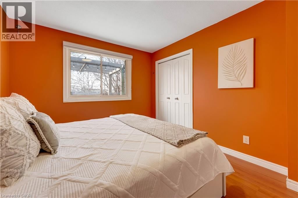 72 ST JEROME CRESCENT Image 20