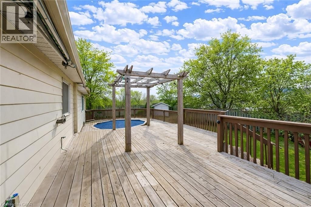 72 ST JEROME CRESCENT Image 36