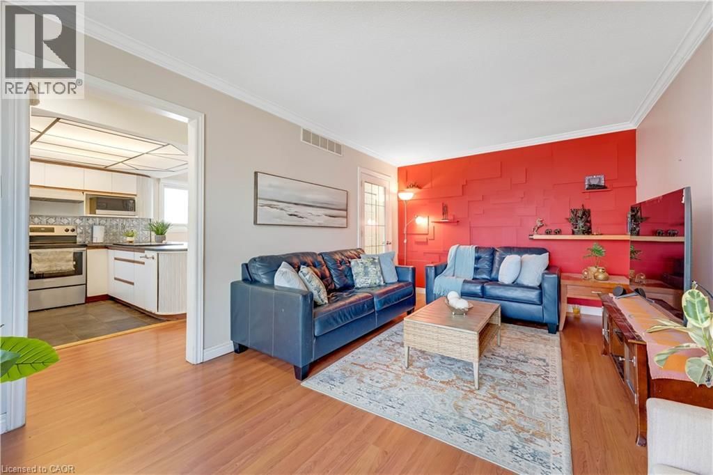 72 ST JEROME CRESCENT Image 9