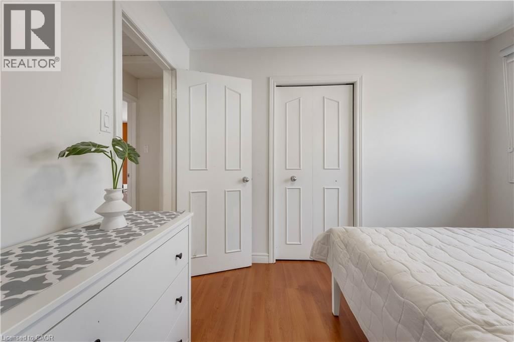 72 ST JEROME CRESCENT Image 16