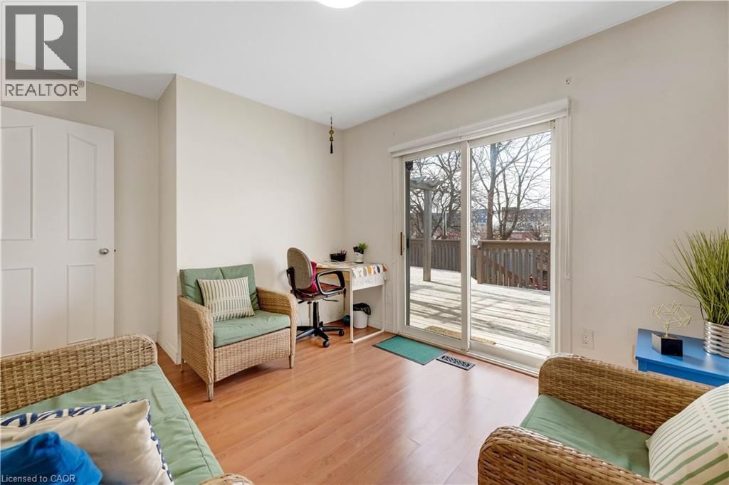 72 ST JEROME CRESCENT Image 21