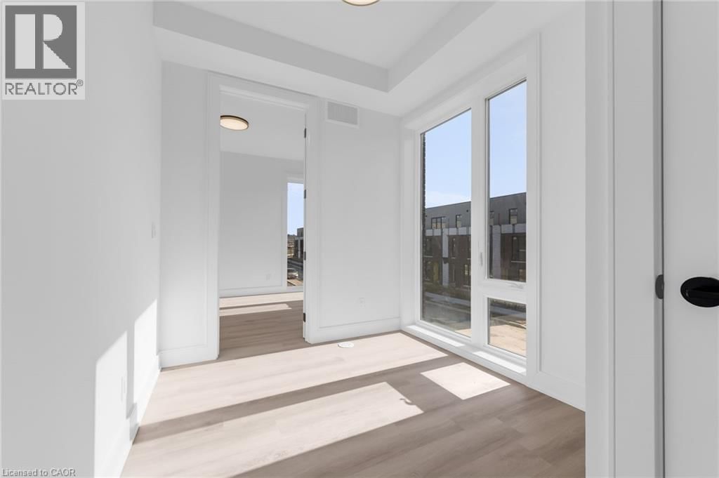 132 EVERETT COMMON Image 6