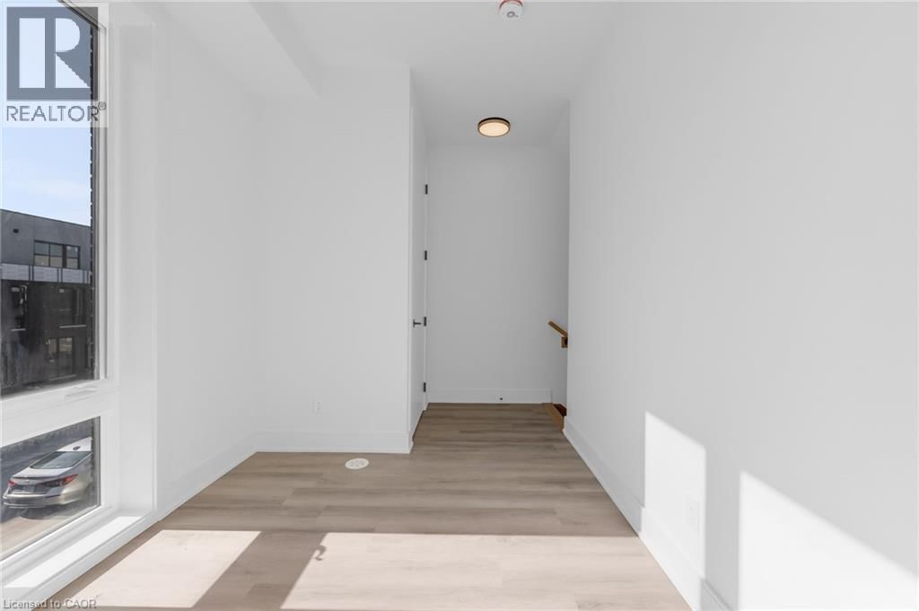 132 EVERETT COMMON Image 7