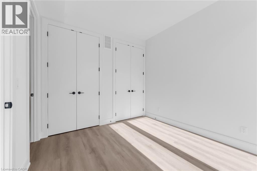 132 EVERETT COMMON Image 8