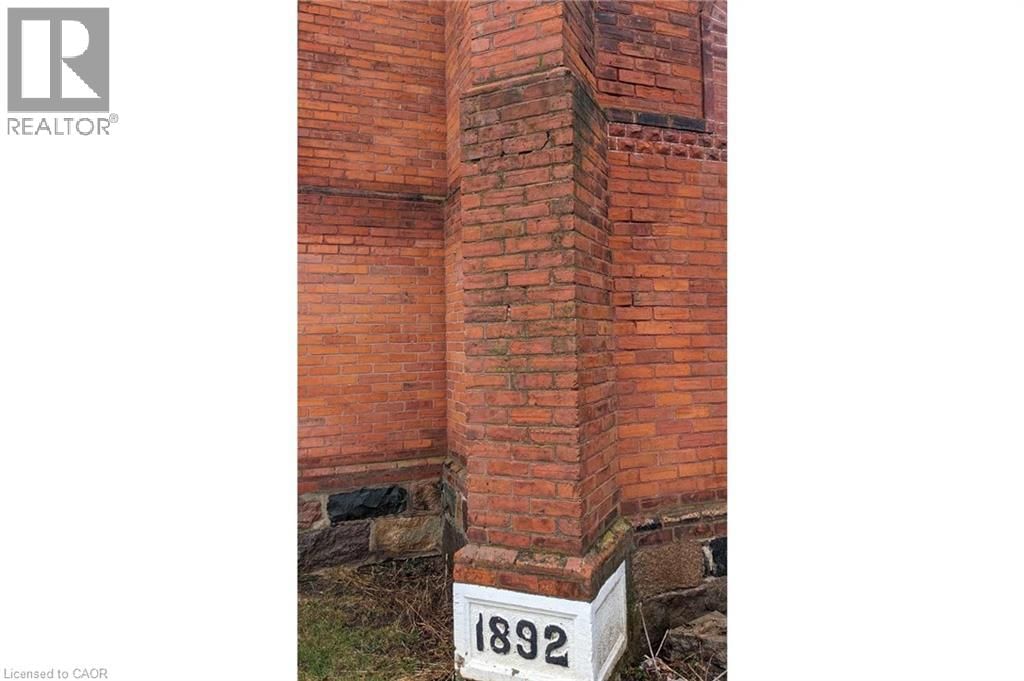 2048 ALBERT STREET SOUTH Image 5